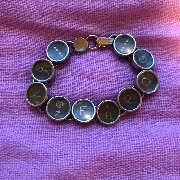 Jewelry - Vintage typewriter key bracelet.